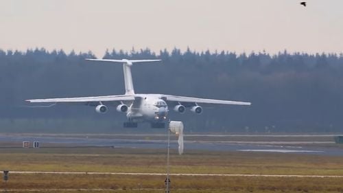 Rusia: Un avion militar IL-76 s-a prăbușit în apropiere de Riazan, patru persoane au murit / Piloții au reușit să evite prăbușirea aeronavei în oraș