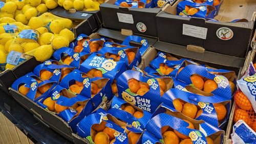 Lămâi proaspete din Turcia, depășire de sute de ori a nivelului legal de reziduuri de pesticide / Două transporturi aveau ca destinație România / Loturile au fost respinse la frontieră de autoritățile bulgare