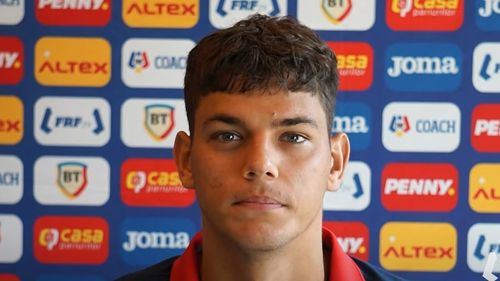 Fotbalistul român Matteo Duțu (19 ani) a debutat la AC Milan