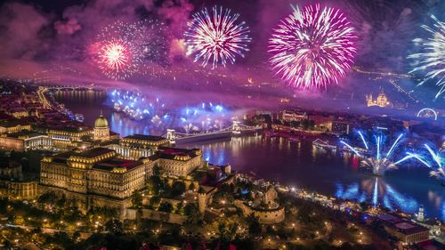 Ce spun maghiarii despre festivitățile organizate pentru a celebra fondarea statului / Guvernul a prezentat spectacolul de artificii drept ”cel mai mare eveniment din Europa”