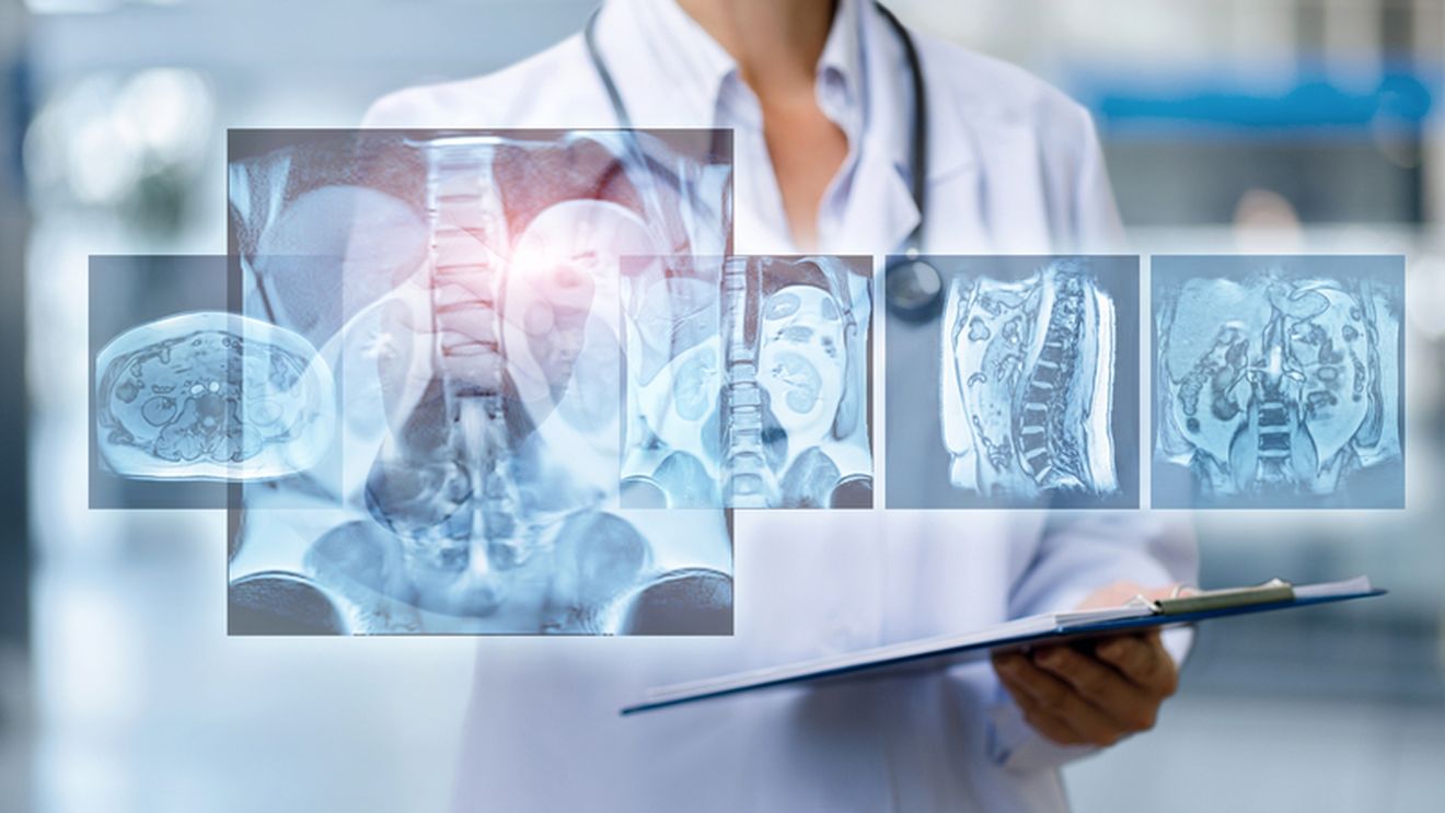 Un nou instrument AI prezice riscul a peste 1.000 de afecțiuni medicale cu un deceniu în avans