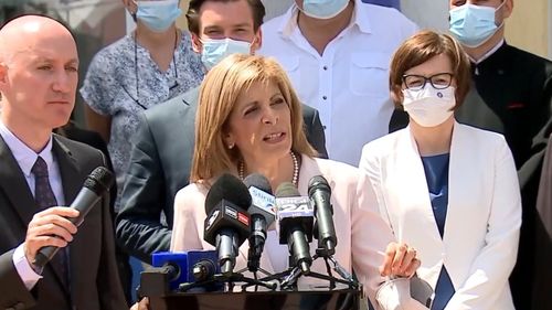 Comisarul european pentru sănătate: Este neapărată nevoie să sporim rata de vaccinare în rândul românilor. Nu trebuie să ne complacem în situaţia din prezent. Trebuie să facem mult mai multe eforturi în săptămânile care urmează