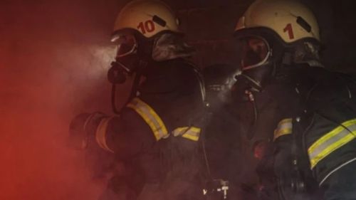 Explozie la un utilaj dintr-o fabrică de poliester din Dâmbovița/ Un bărbat, transportat la spital cu arsuri