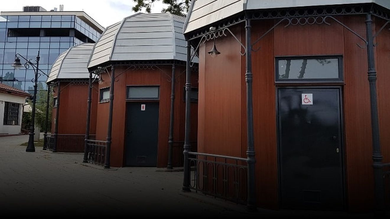 Un WC public din Constanța costă peste 50.000 de euro. Cum au tocat 3 milioane de euro firmele de casă ale primăriei care au reabilitat Parcul Arheologic