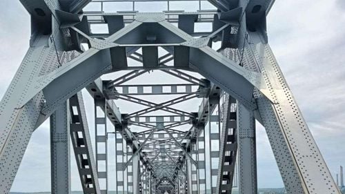 Restricţii de circulaţie pe podul Prieteniei Giurgiu-Ruse, din cauza caniculei