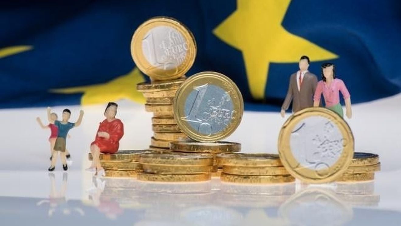 Românii vor în zona euro: procentul celor care doresc introducerea monedei unice și în țara noastră a crescut de la 63% la 75% într-un an