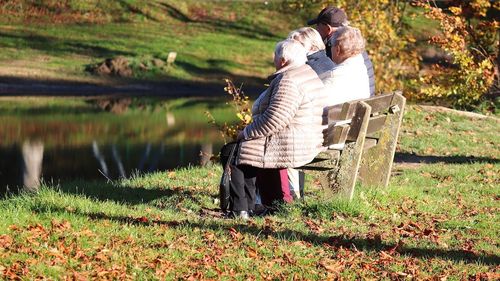 Speranţa de viaţă a oamenilor ar putea creşte până la 120 de ani peste câteva decenii, cu ajutorul tehnologiei și a Inteligenței Artificiale, susţin oamenii de ştiinţă