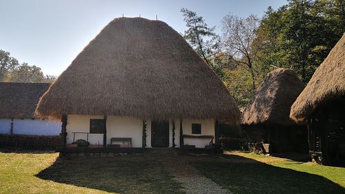 Craiovenii vor să facă un muzeu al satului oltenesc și se inspiră de la sibieni / Investiție de peste 20 de milioane de lei / Șapte gospodării ar urma să fie achiziționate de Muzeul Olteniei
