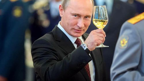 Putin, cadou pentru polițiști și militari la mai puțin de o lună până la alegerile legislative. Liderul de la Kremlin a ordonat plata unei prime pentru membrii forțelor de ordine și armatei ruse