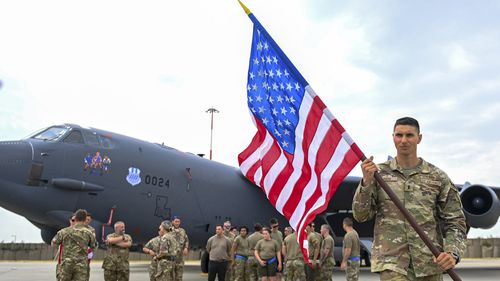 Ministrul bulgar al apărării: Kogălniceanu este prevăzut pentru desfășurarea avansată a forțelor americane / Am fost anul trecut acolo, este un aeroport foarte mare, se fac investiții foarte serioase / Bulgaria mută avioane cisternă americane la un aeroport militar 