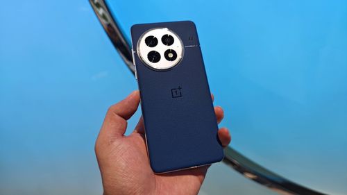 OnePlus 13 primește noi instrumente de limbaj AI și o îmbunătățire a camerei în cea mai recentă actualizare de software