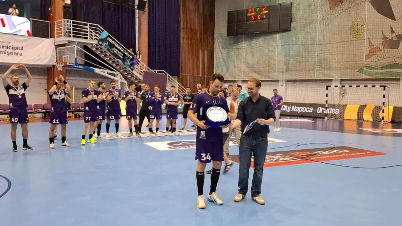 VIDEO Primarul Dominic Fritz, huiduit la finala Cupei României la handbal, organizată în Timișoara / De același tratament au avuta parte și viceprimarii Ruben Lațcău și Paula Romocean