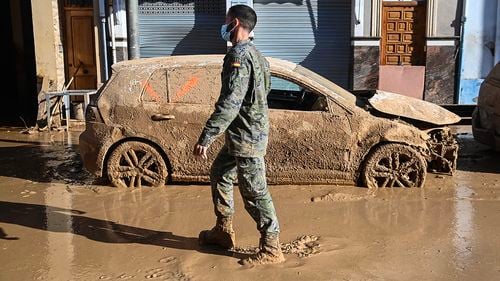 Încă un român surprins de inundaţiile din Spania a fost găsit mort/ MAE nu confirmă deocamdată/ Românul, originar din Agigea, lucra la o firmă de curierat/ Decesul, anunţat de fratele său pe Facebook