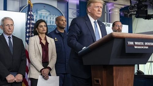Ce cred americanii despre felul în care președintele Trump conduce America în timp de criză?