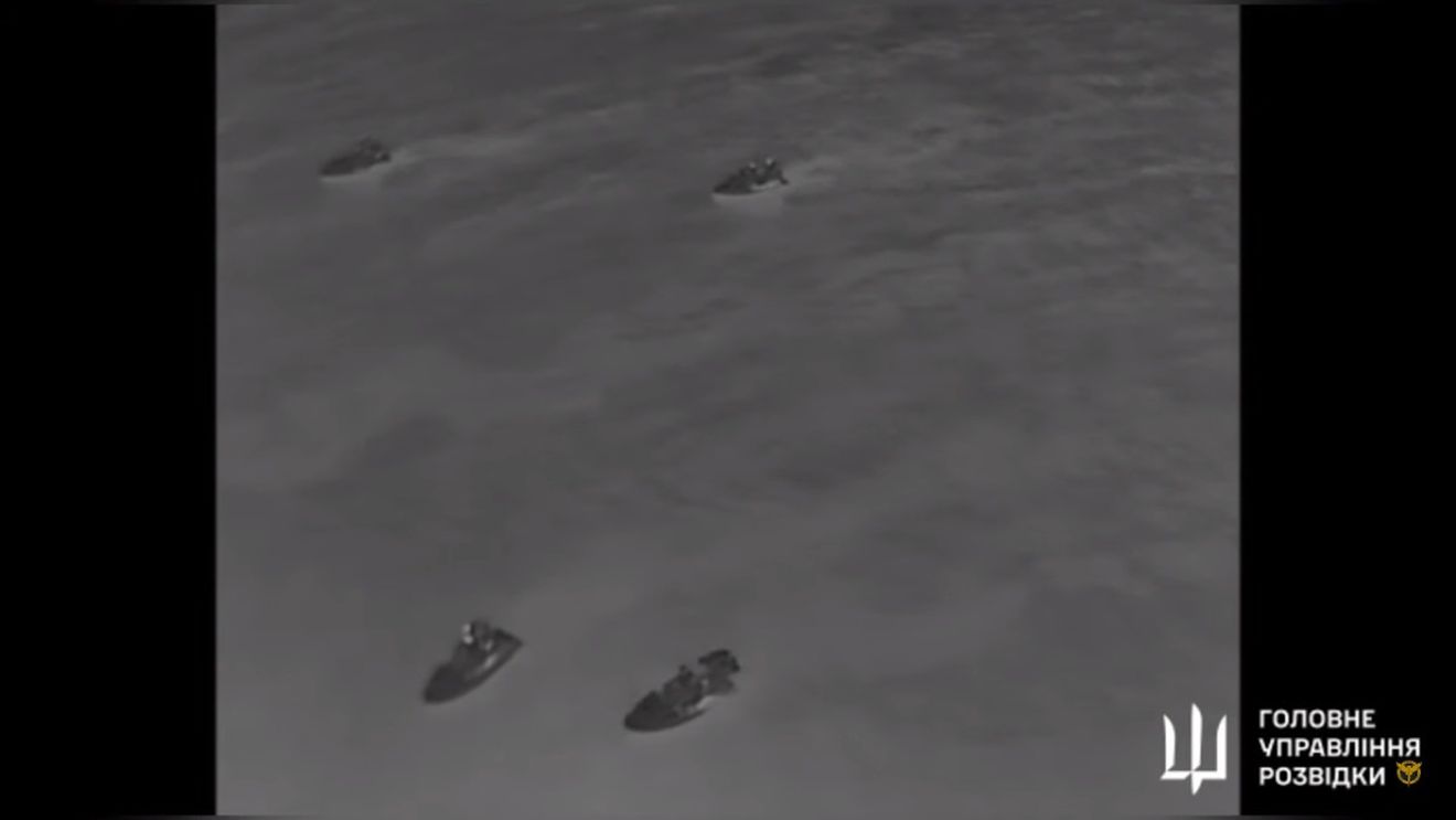VIDEO Forțele speciale ucrainene ar efectua un raid amfibiu pe coasta Crimeei/ Presa de stat rusă susține că forțele sale aeriene au oprit o tentativă "de debarcare"