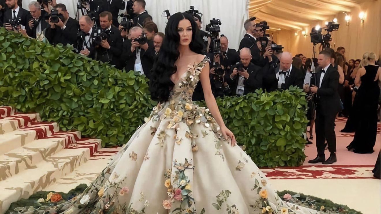 Imagini false cu Katy Perry, Dua Lipa și Rihanna, generate cu ajutorul AI, devin virale / Niciuna dintre cântărețe nu a participat la evenimentul monden de la New York