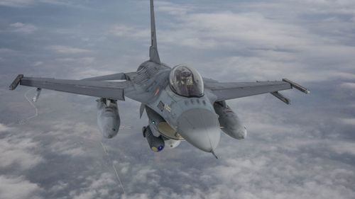 Stoltenberg: Antrenarea piloţilor ucraineni pentru operarea avioanelor F-16 nu face ca NATO să fie parte din conflict / „Ucraina are dreptul să se apere”