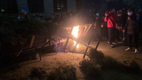 VIDEO Imaginile violențelor din Centrul Vechi al Capitalei, după invalidarea candidaturii pro-rusului Călin Georgescu