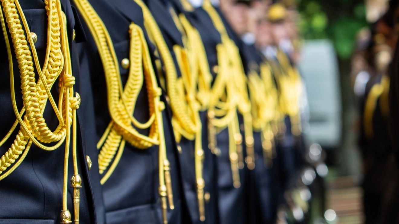Recrutarea studenților în SRI este susținută de o nouă facultate din Universitatea din București: Facultatea de Limbi și Literaturi Străine le recomandă celor pe care îi educă să devină ofițeri în Serviciul Român de Informaţii
