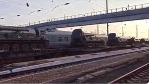 Popularii europeni solicită o dezbatere în Parlamentul European cu privire la prezența militarilor ruși la frontiera ucraineană