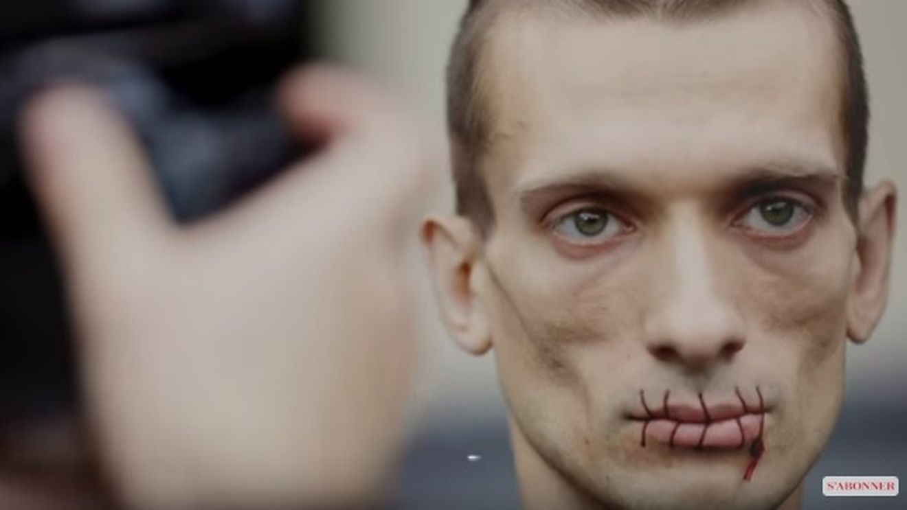 Artistul rus Piotr Pavlenski a fost reţinut în Paris în cadrul unei anchete pentru violenţe comise la sfârșitul anului trecut