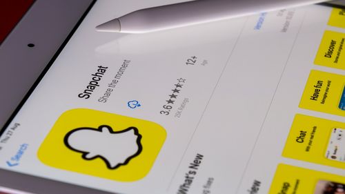 Filtru roz: De ce estetica de 2016 pare să domine rețelele sociale în 2026