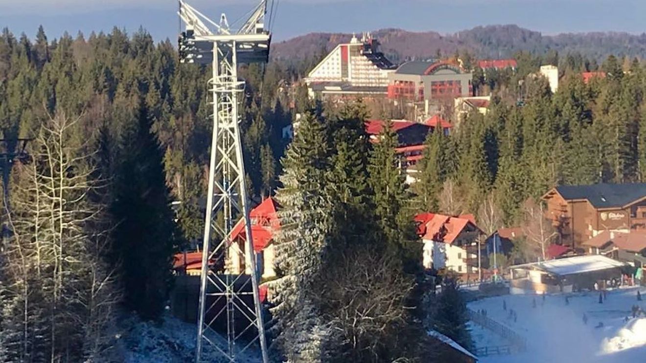 Mii de turiști sunt așteptați în Poiana Brașov, în weekend / Gradul de ocupare al hotelurilor este de aproape 100%