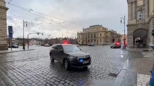 Poliţia pragheză a arestat un suspect de terorism / Bărbatul, vorbitor de spaniolă, a fost cercetat pentru incendiere