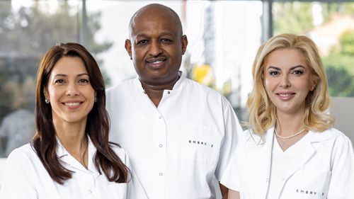 Excelență în reproducerea umană asistată și ginecologie: Embryos sărbătorește 4 ani de la înființare prin extinderea clinicii