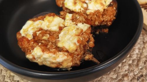 Vinete saganaki – se pot face cu sau fără carne, în funcție de gust/ Gratinate și cu arome de ulei de măsline și roșii coapte aduc în bucătărie mirosurile verii