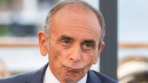 Ministrul francez de Interne este acuzat de Eric Zemmour că ascunde intenționat numele suspecților în cazul uciderii lui Thomas: Nu vă interesează prenumele delincvenților decât atunci când găsiți câțiva Kévin și Matteo