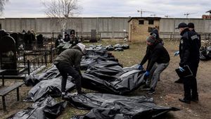 „Rudele trebuie să-și ia rămas bun”: Mărturiile celor care strâng cadavrele soldaților ucraineni de la morgă/ ”Când le deschid documentele și văd data nașterii, îmi curg lacrimile/ Unii au fețele smulse” (reportaj Sky News)