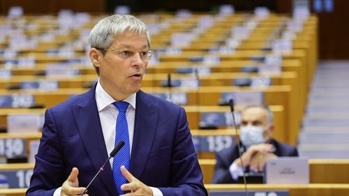 Cioloș, mesaj pentru Renew după ce a câștigat șefia USR PLUS: „Știu că rezultatul v-a luat pe mulți din voi prin surprindere. Nici eu nu prea mă așteptam, fiind împotriva oricărui calcul”