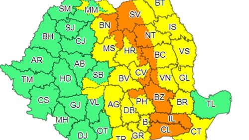 METEO Jumătatea de est a ţării se află sub avertizări cod galben şi portocaliu de instabilitate atmosferică 