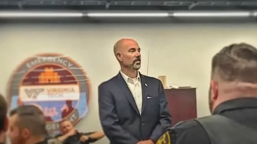 Trump îl pune pe directorul DEA Terrance Cole să conducă Poliţia din Washington. ”Ai interesul să fii dur, Terry, sau te dau afară într-o clipă”, îl ameninţă el