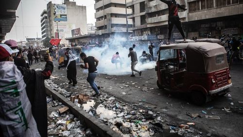 Revoluţia tuk-tuk. Cum înfruntă protestatarii din Irak violenţa statului
