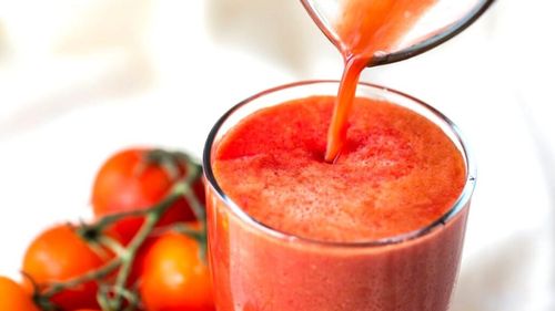 Rețetă anti-risipă: din roșii ofilite se poate prepara un suc perfect sau o supă delicioasă