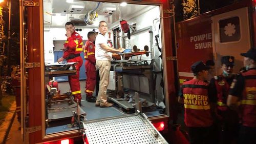 Moment dramatic la protest. Vlad Alexandrescu, senator USR: Știți cum e să te întâlnești cu propriul tău copil, transportat pe targă, în stare de inconștiență către un echipaj SMURD?