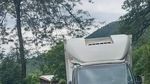 Circulație îngreunată pe Valea Oltului din cauza unui accident în care au fost implicate cinci autovehicule