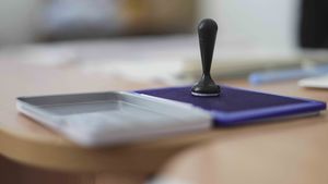 Preşedinta unei secţii de votare din județul Botoșani, anchetată penal pentru că a minţit că nu e membră a unui partid