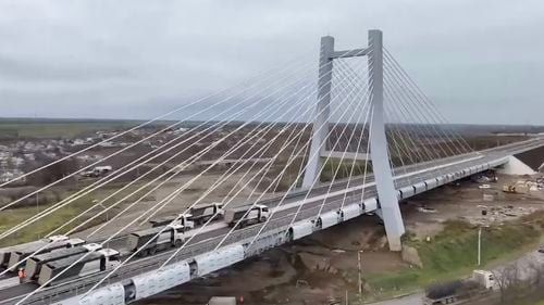 S-a deschis circulaţia pe primul pod hobanat din Galaţi / A costat 45 de milioane de euro, bani europeni, fiind una din cele mai mari investiții din municipiu, în ultimii 30 de ani