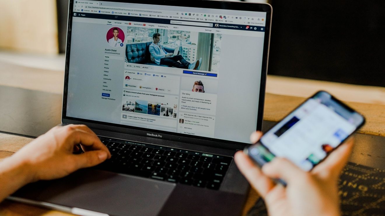 Facebook amenință cu blocarea conținutului de știri din Canada din cauza unui proiect de lege care spune că trebuie să le dea bani furnizorilor de știri