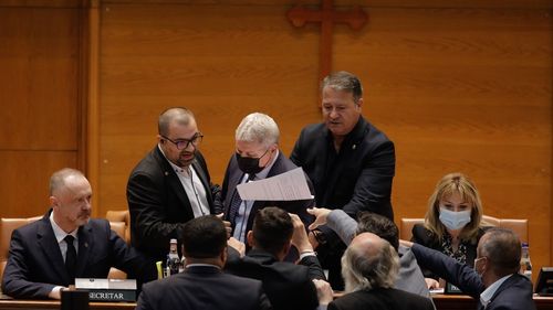 Biroul permanent al Camerei Deputaților a decis sancționarea cu avertisment a lui Titi Stoica, după ce parlamentarul partidului extremist AUR l-a făcut ”nazist” pe deputatul minorității germane