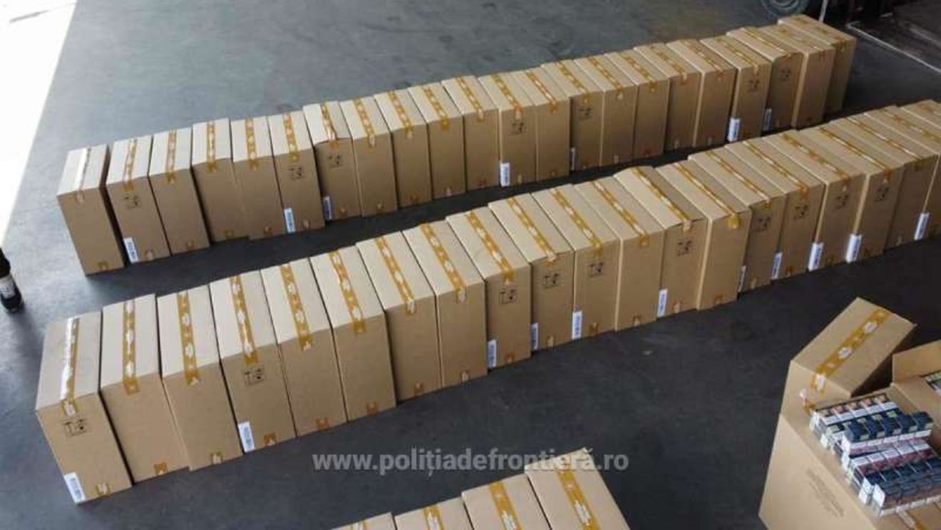 Peste 12.000 de pachete de ţigări de contrabandă capturate de poliţiştii de frontieră la Botoșani