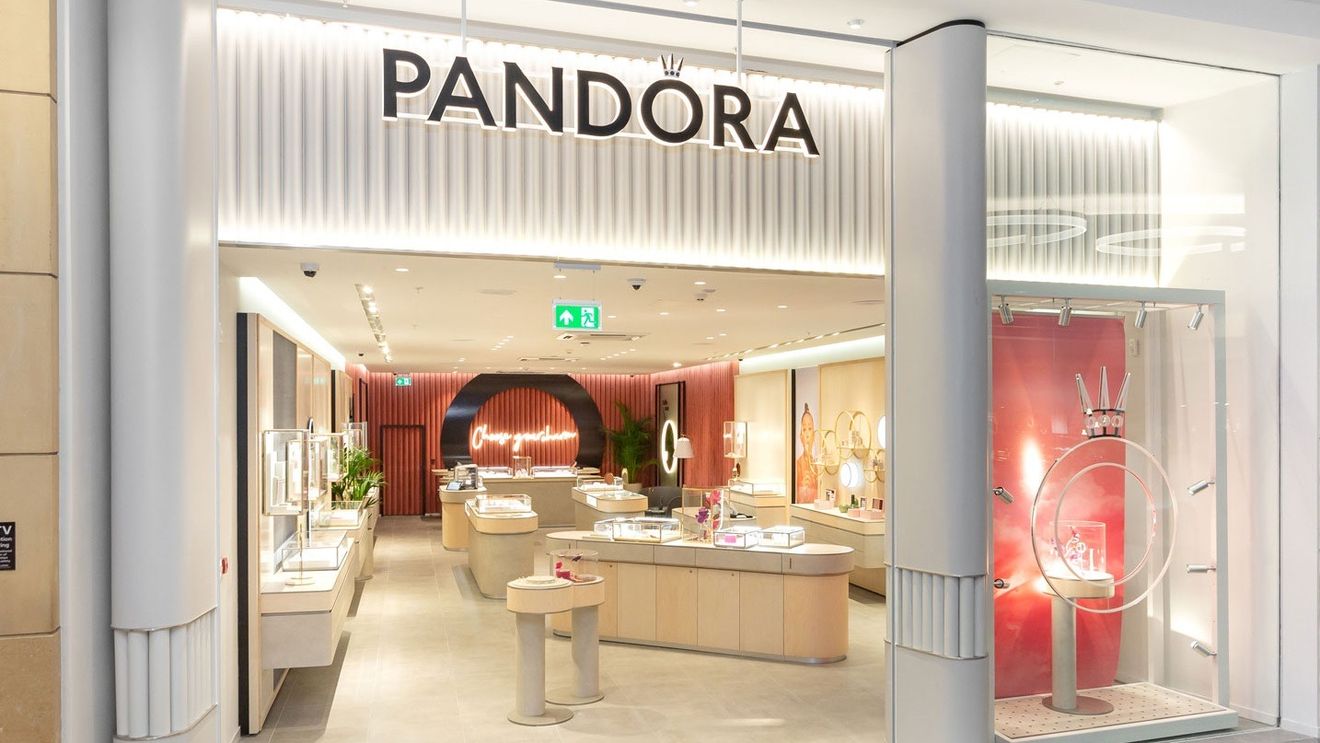 Pandora, cel mai mare producător de bijuterii din lume, mărește estimările de creștere pentru întregul an