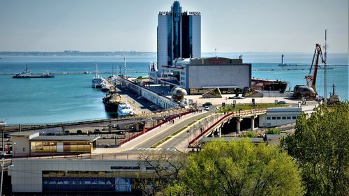 "Nemernicii şi ciudaţii nu înţeleg decât cruzimea şi forţa. Se pare că atacurile din Odesa, Ismail şi alte locuri nu au fost suficiente pentru ei"/ Dmitri Medvedev amenință cu alte atacuri în porturile ucrainene