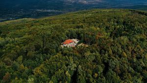 Patru cazări în mijlocul naturii pentru a te relaxa în weekend