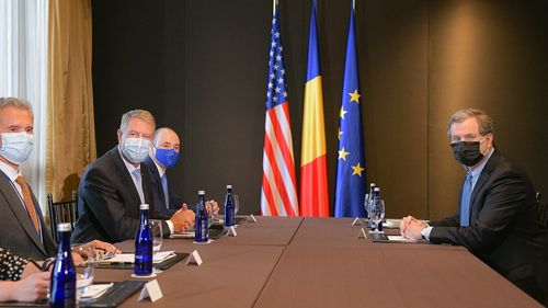 Iohannis, la întâlnirea cu preşedintele executiv al American Jewish Committee: „Am subliniat îngrijorarea României faţă de creşterea discursului antisemit în contextul crizei sanitare, mai ales în mediul online”