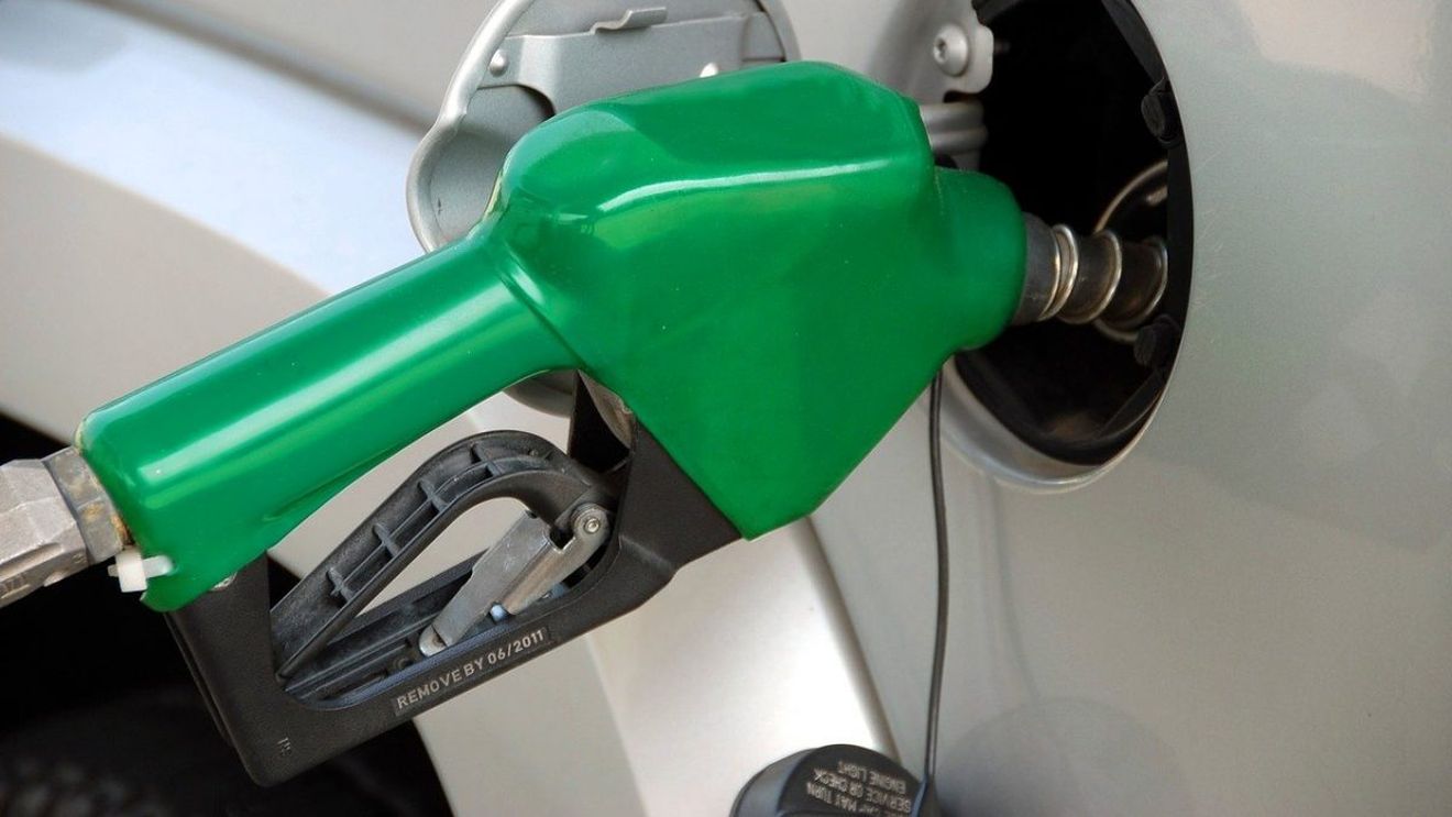 Noua reducere drastică în producția globală de petrol avantajează Rusia