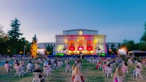 Ministrul Culturii: Posibilitatea ca sălile de spectacole să mai fie închise este spre zero în acest moment/ Evenimentele culturale nu au reprezentat niciodată vreun risc din punct de vedere epidemiologic